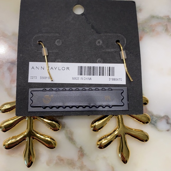 Ann Taylor Gold Metal Leaf Earrings - Picture 3 of 5